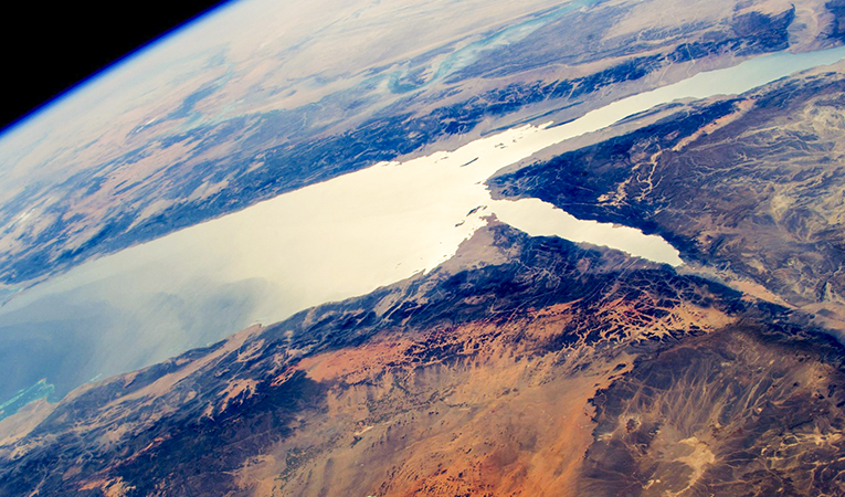  The Governor of the Red Sea is witnessing the first naval exercise, to combat oil’s marine pollution  Photo